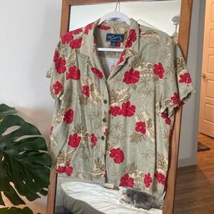 Hawaiian shirt 🌺